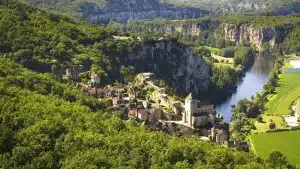 Visite guidée à Saint-Cirq-Lapopie : toutes les options pour découvrir le village avec un guide