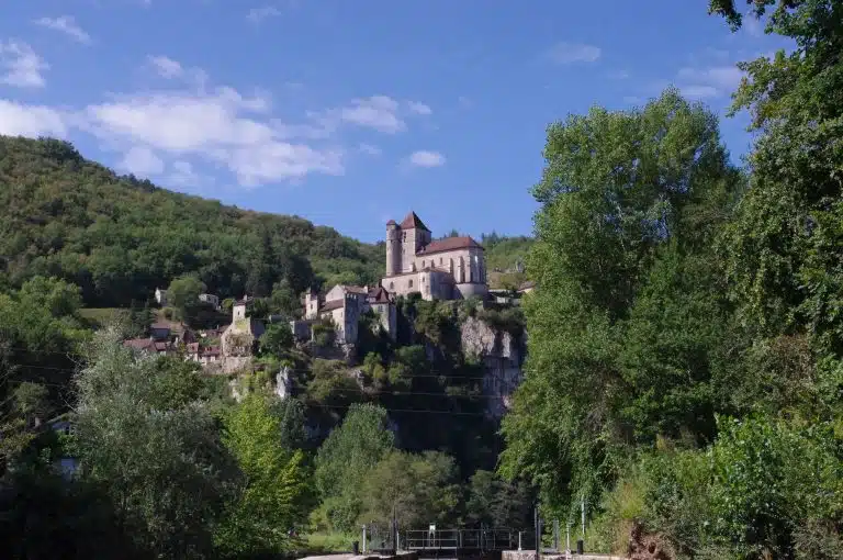 Que faire à Saint-Cirq-Lapopie en été ? Activités incontournables de la belle saison