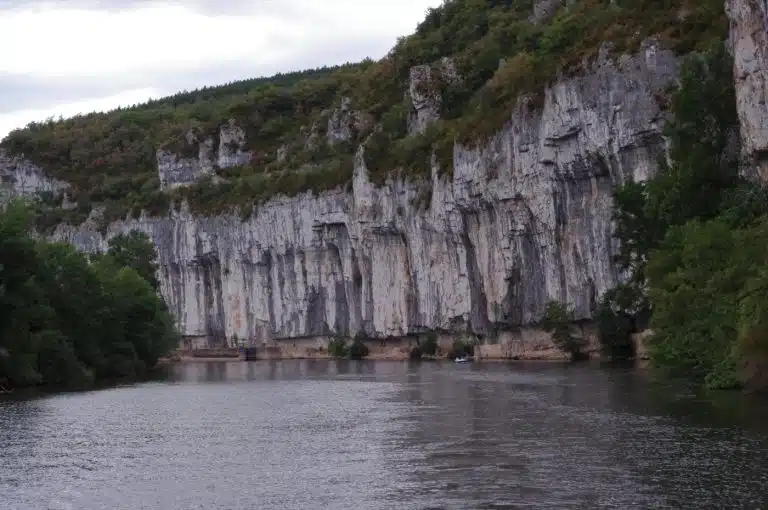 falaises calcaires de la vallée du Lot